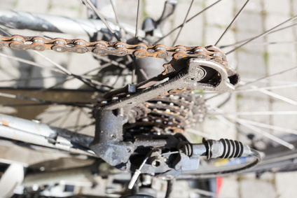 Rost von einer alten Fahrradkette entfernen