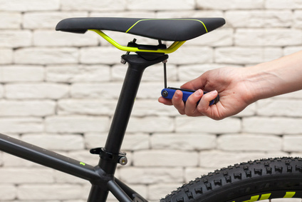 Befestigung eines Rennrad- bzw. Mountainbike-Sattels am Fahrrad