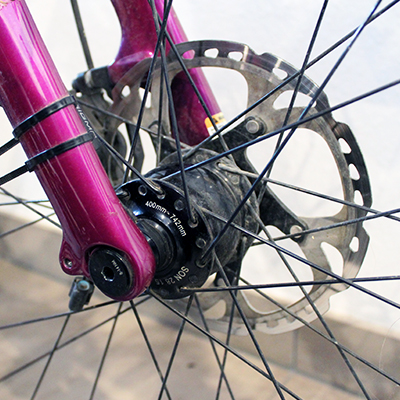 Bei einem Mountainbike nachträglich einen Nabendynamo einbauen