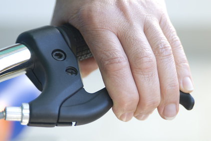 Wie stelle ich den Bremshebel richtig ein?