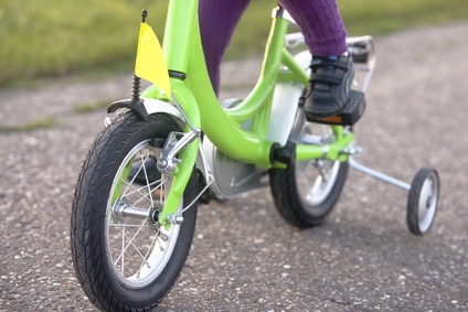 Montage von Stützrädern am Kinderfahrrad