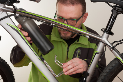Flaschenhalter am Fahrrad montieren