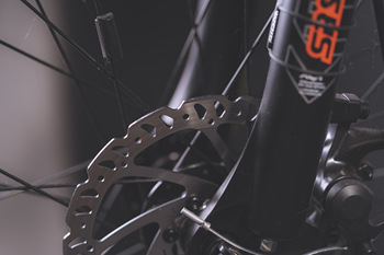 Shimano Bremsbeläge bei Scheibenbremsen richtig einbremsen