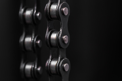 Kettenschloss am Fahrrad schließen