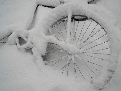 Auf Schnee und Eis mit dem Fahrrad sicher unterwegs